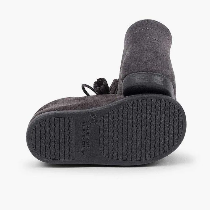 Botas<Pisamonas Bota Serraje Picado Y Borlas